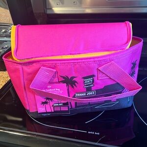NWT VIRAL Trader Joe’s Mini Insulated Tote Bag